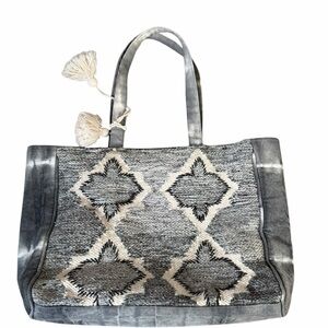 Evelyn K Francesca’s Tapestry Woven Tie Dye Gray & Cream Patterned Tote Bag